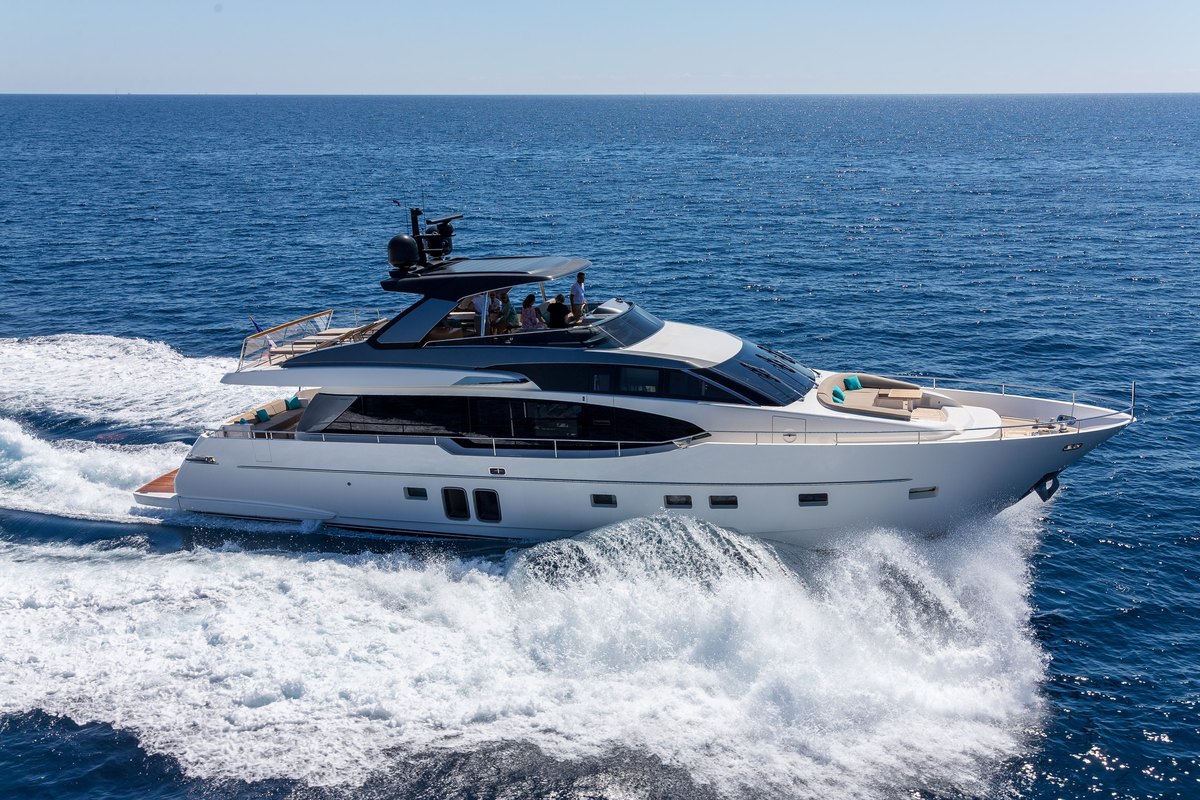 Régine of Cannes, Sanlorenzo SL78